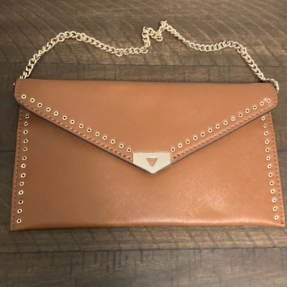 New clutch from Guess. Never used. - Picture 1 of 5